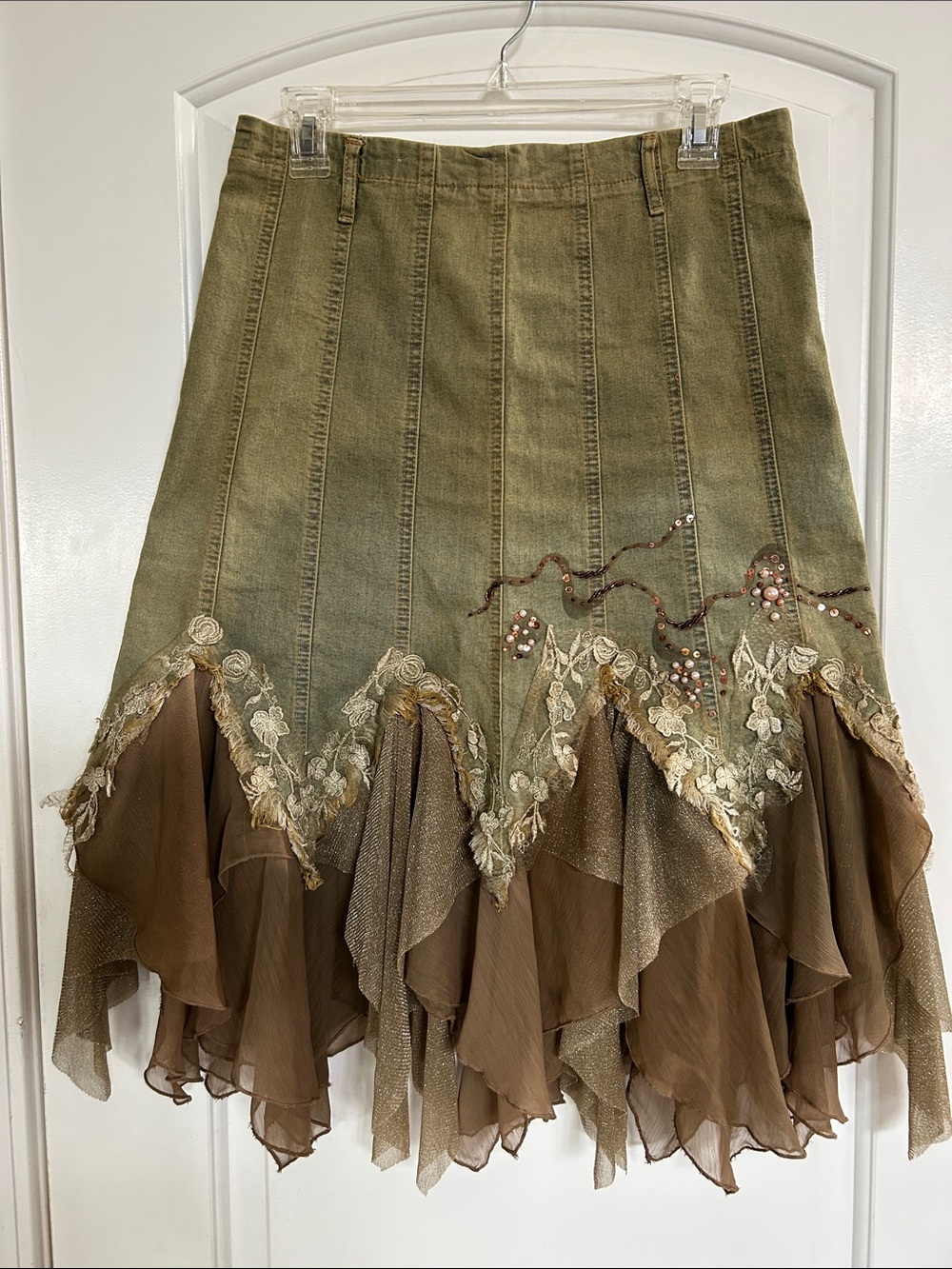 Women's Olive Green High-Low Layered Ruffle Skirt with Lace Trim - Picture 10 of 10